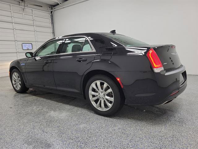 Used 2022 Chrysler 300 Touring image 4