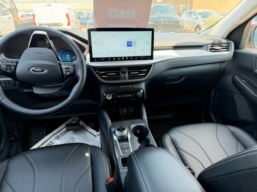Used 2025 Ford Escape SE w/ PHEV Premium Package FWD image 8
