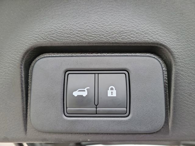 Used 2022 Nissan Rogue SL w/ SL Premium Package image 9