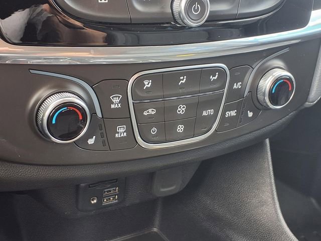 Used 2020 Chevrolet Traverse LT w/ LT Premium Package image 9