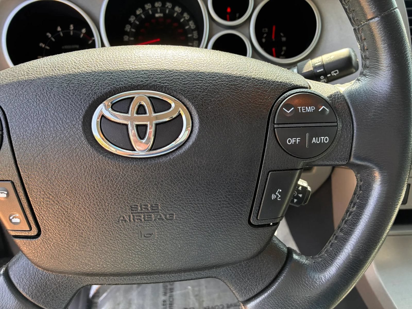 Used 2010 Toyota Sequoia Limited AWD/4WD image 19