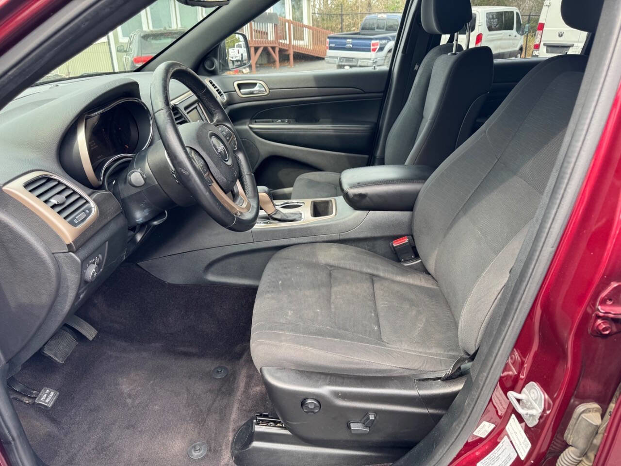 Used 2016 Jeep Grand Cherokee Laredo w/ Quick Order Package 23E AWD/4WD image 9