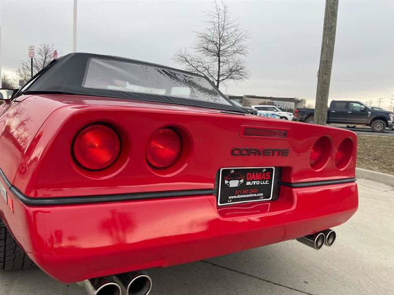 Used 1990 Chevrolet Corvette Convertible RWD image 31