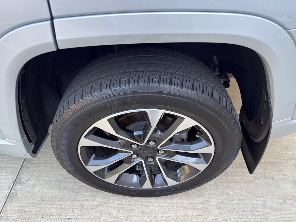 Used 2022 Jeep Grand Cherokee Overland RWD image 15