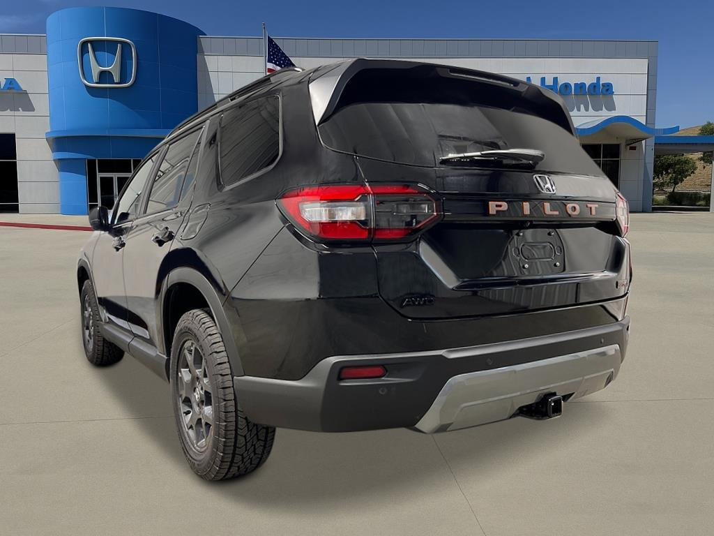 New 2026 Honda Pilot TrailSport image 3