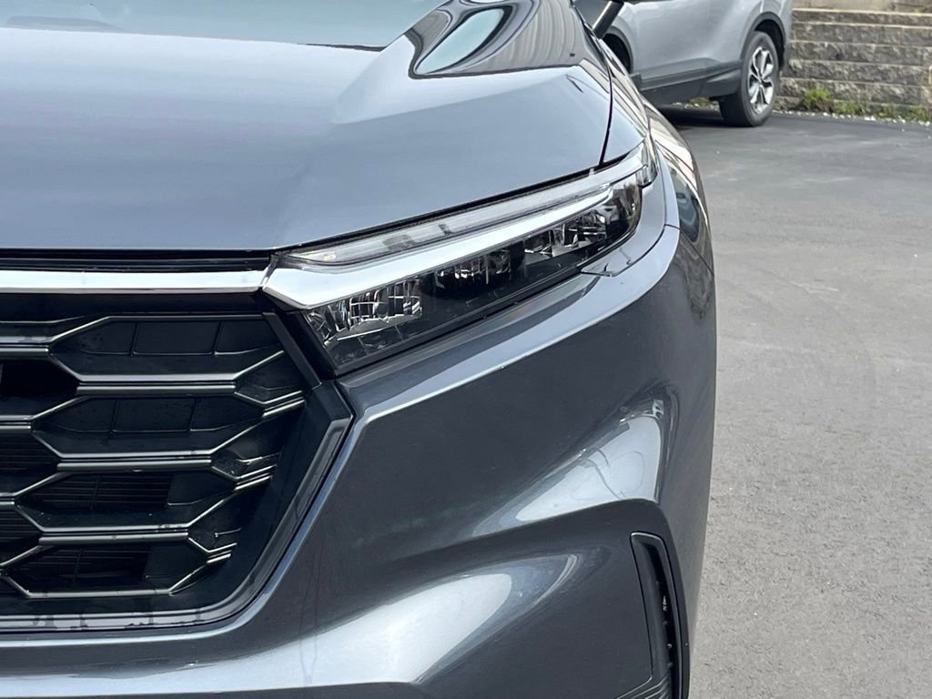 Used 2023 Honda CR-V LX image 2