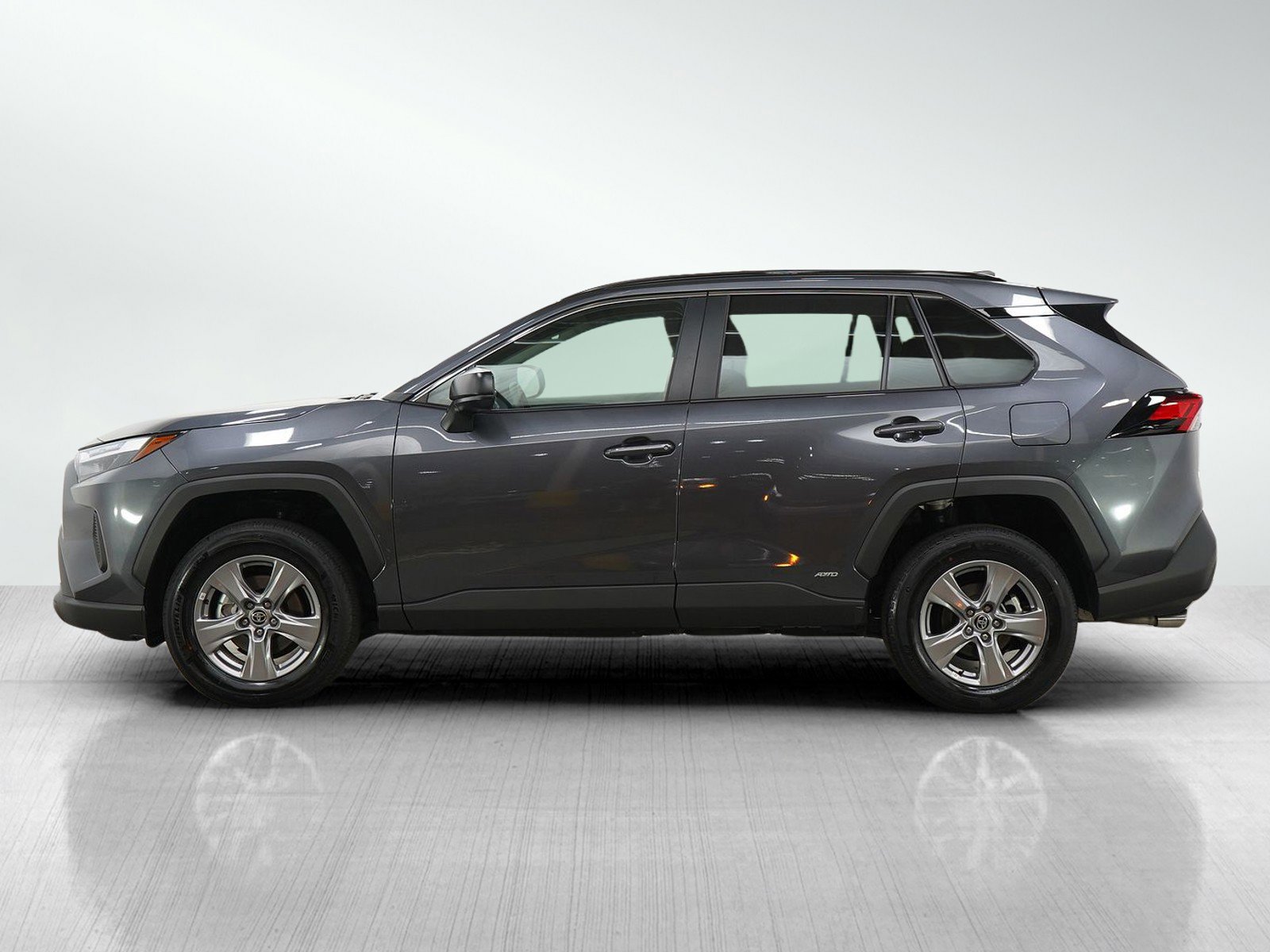 Used 2025 Toyota RAV4 LE AWD/4WD image 2