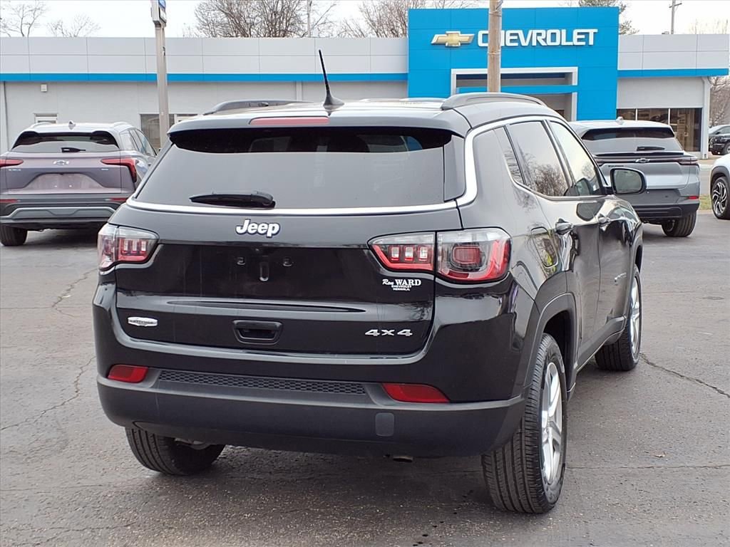 Used 2024 Jeep Compass Latitude image 4