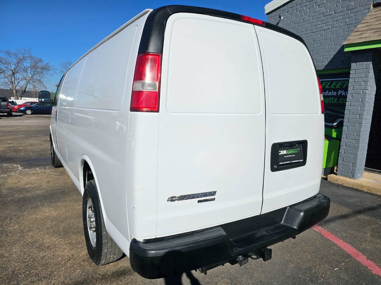 Used 2015 Chevrolet Express 2500 Extended RWD image 7
