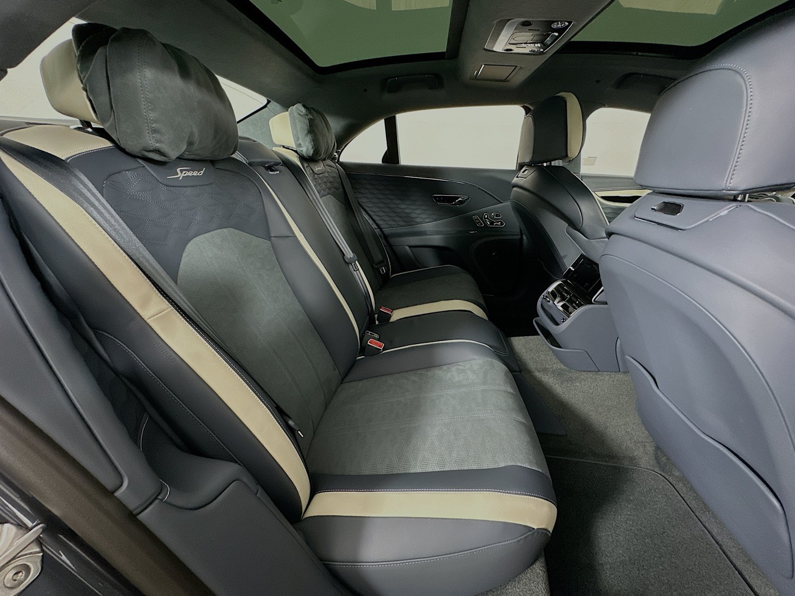 New 2026 Bentley Flying Spur Plug-In Hybrid AWD/4WD image 47