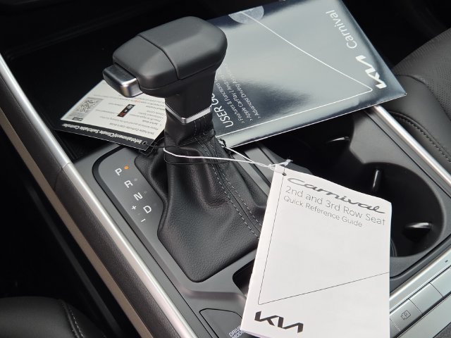 New 2026 Kia Carnival EX FWD image 12