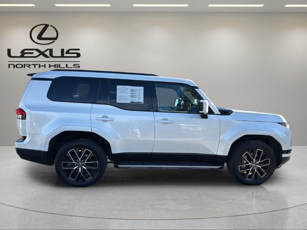 Used 2025 Lexus GX 550 w/ Accessory Package (2T) AWD/4WD image 5