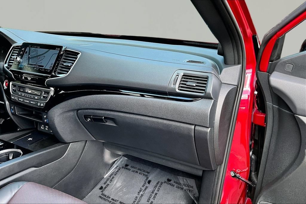 Certified 2025 Honda Ridgeline Black Edition image 18