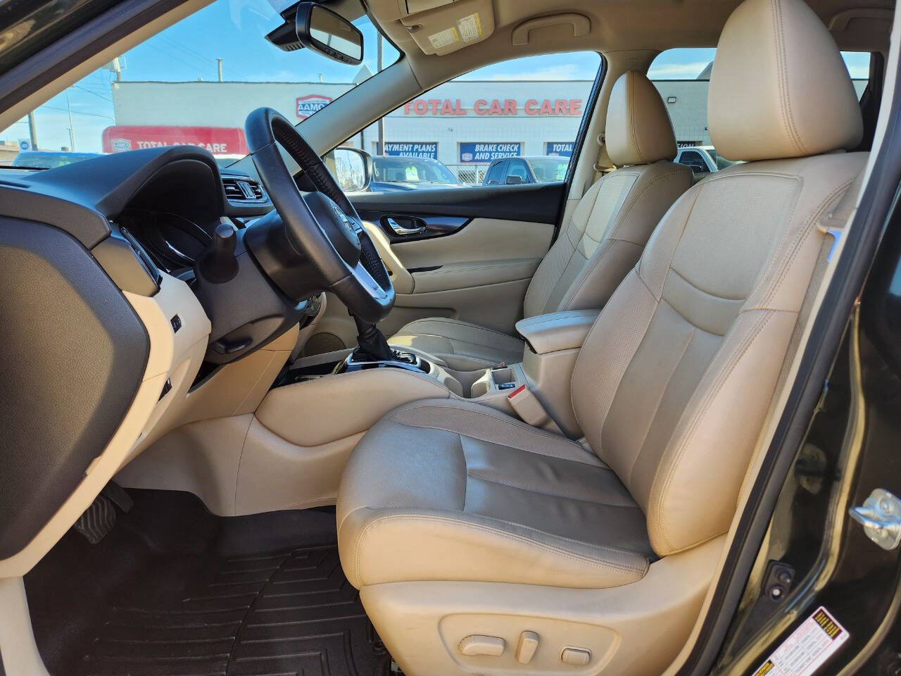 Used 2020 Nissan Rogue SL AWD/4WD image 12