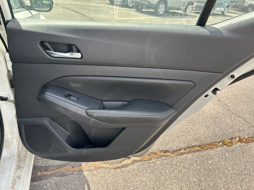 Used 2022 Nissan Altima 2.5 SV AWD/4WD image 12
