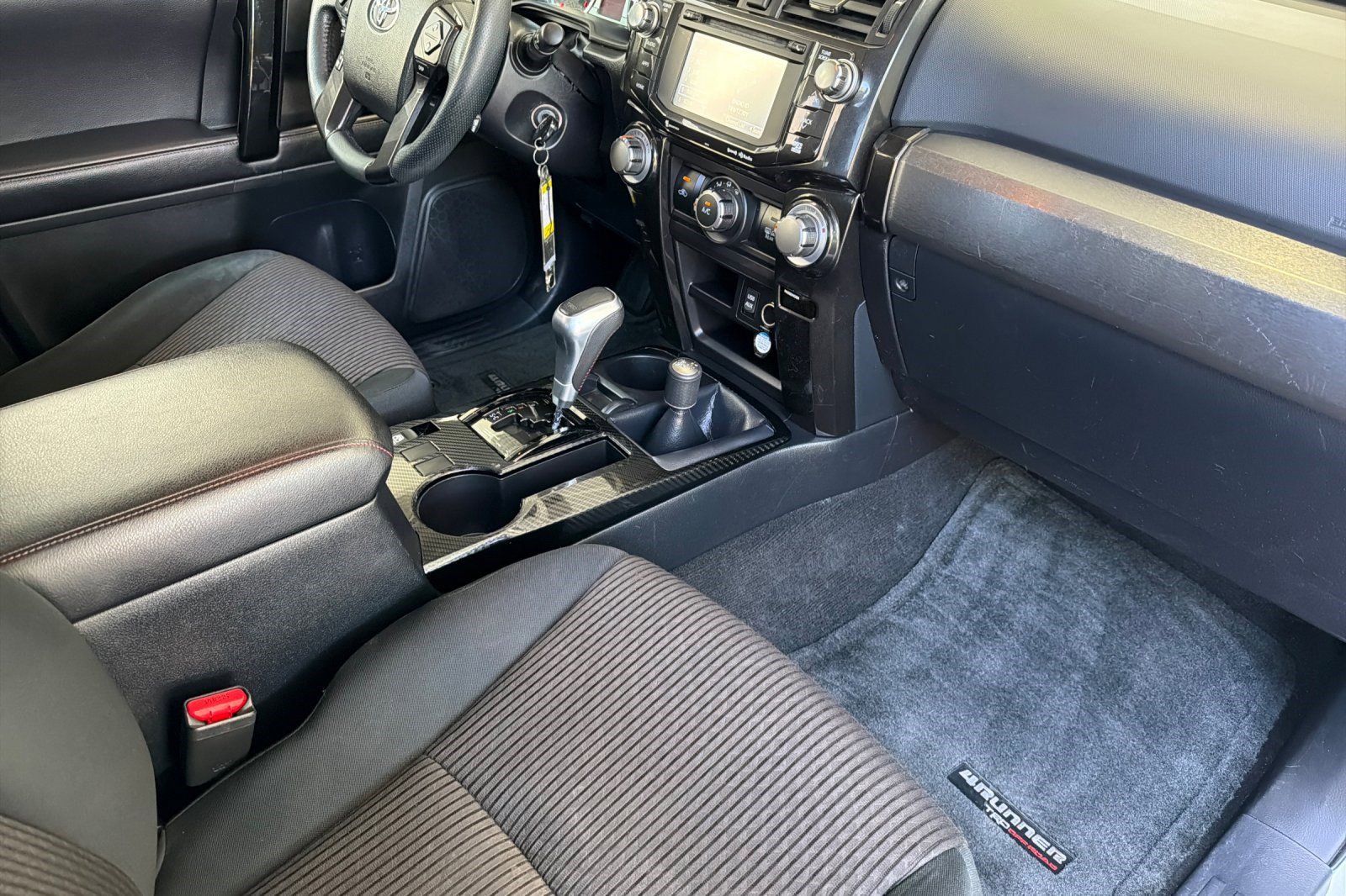 Used 2017 Toyota 4Runner TRD Off-Road AWD/4WD image 19