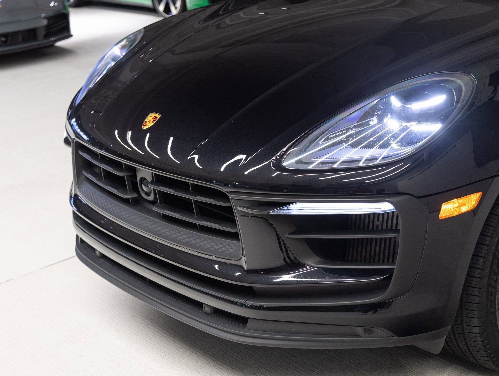 Certified 2023 Porsche Macan S image 32