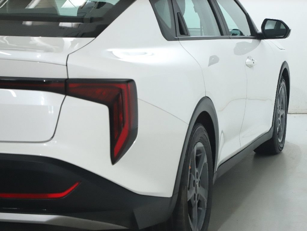 Used 2025 Kia K4 FWD image 45