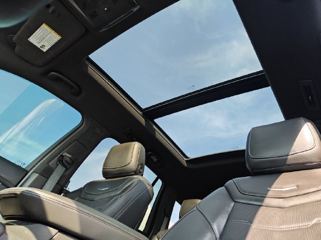 Used 2022 Cadillac XT6 Premium Luxury w/ Platinum Package AWD/4WD image 26