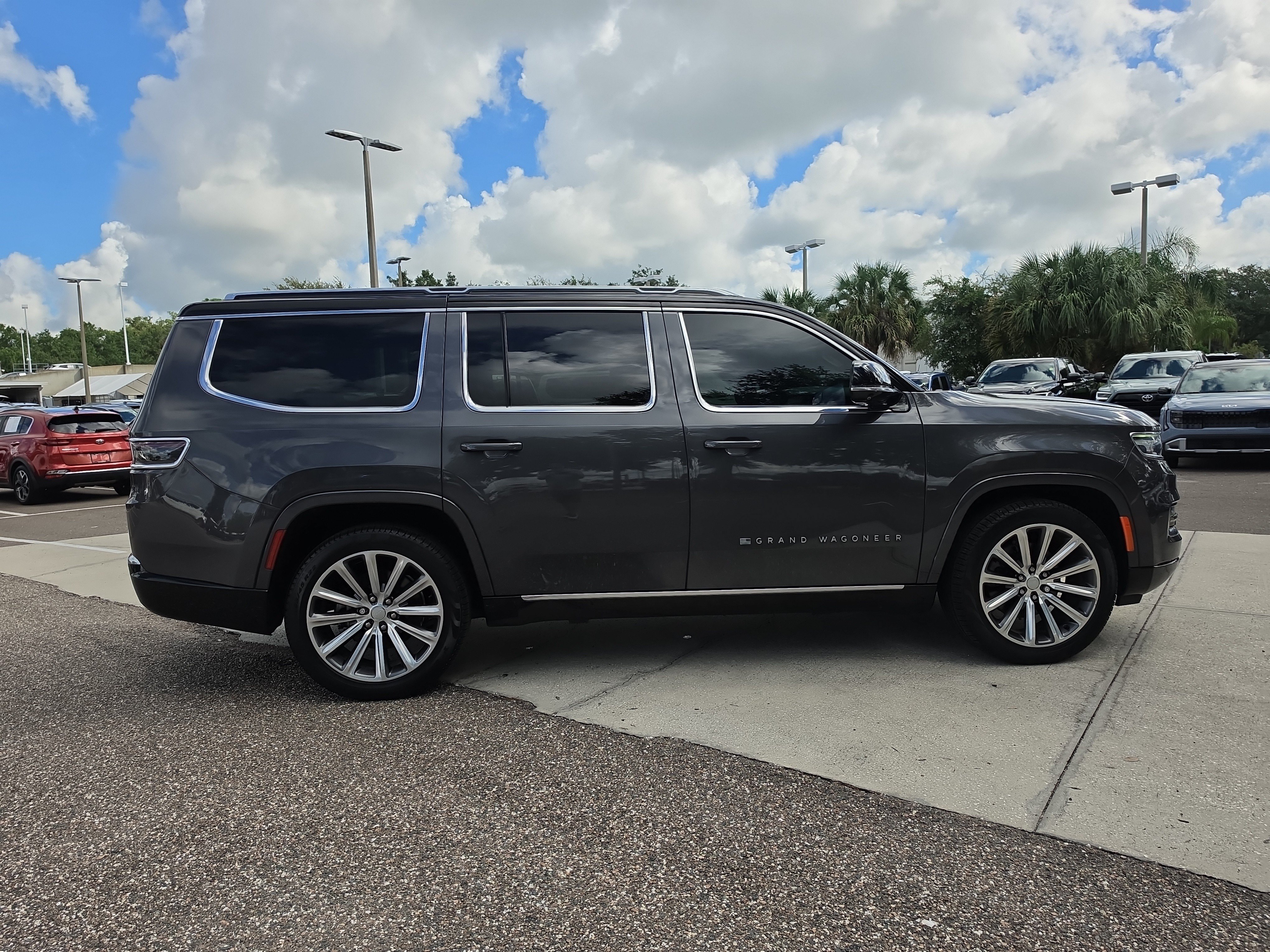 Used 2023 Jeep Grand Wagoneer Series II AWD/4WD image 9