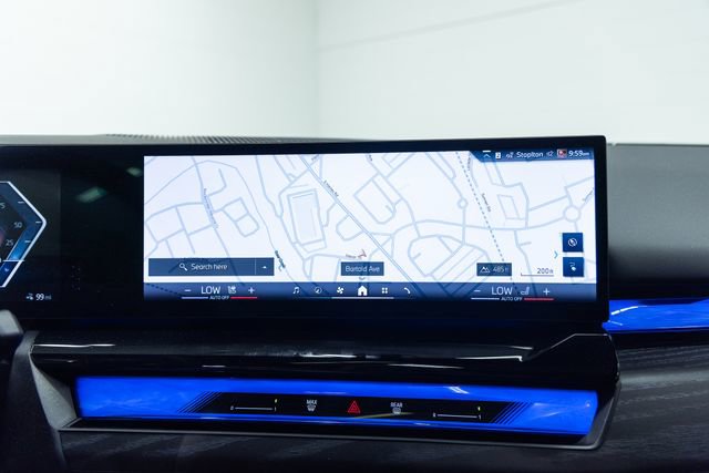 Used 2026 BMW i5 eDrive40 w/ M Sport Package image 17