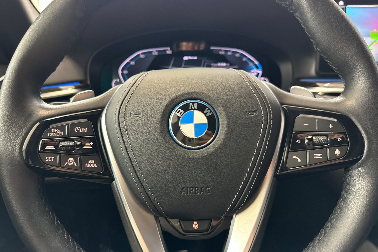 Used 2023 BMW 530e w/ Executive Package RWD image 16