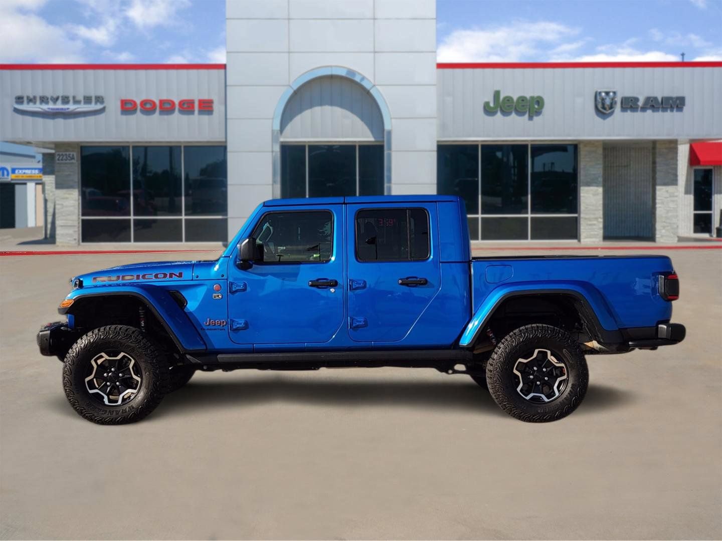 Used 2020 Jeep Gladiator Rubicon AWD/4WD image 3