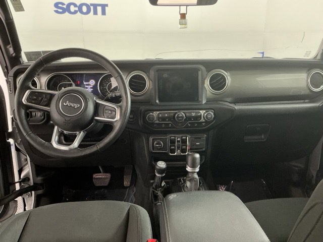 Used 2019 Jeep Wrangler Unlimited Sahara AWD/4WD image 34