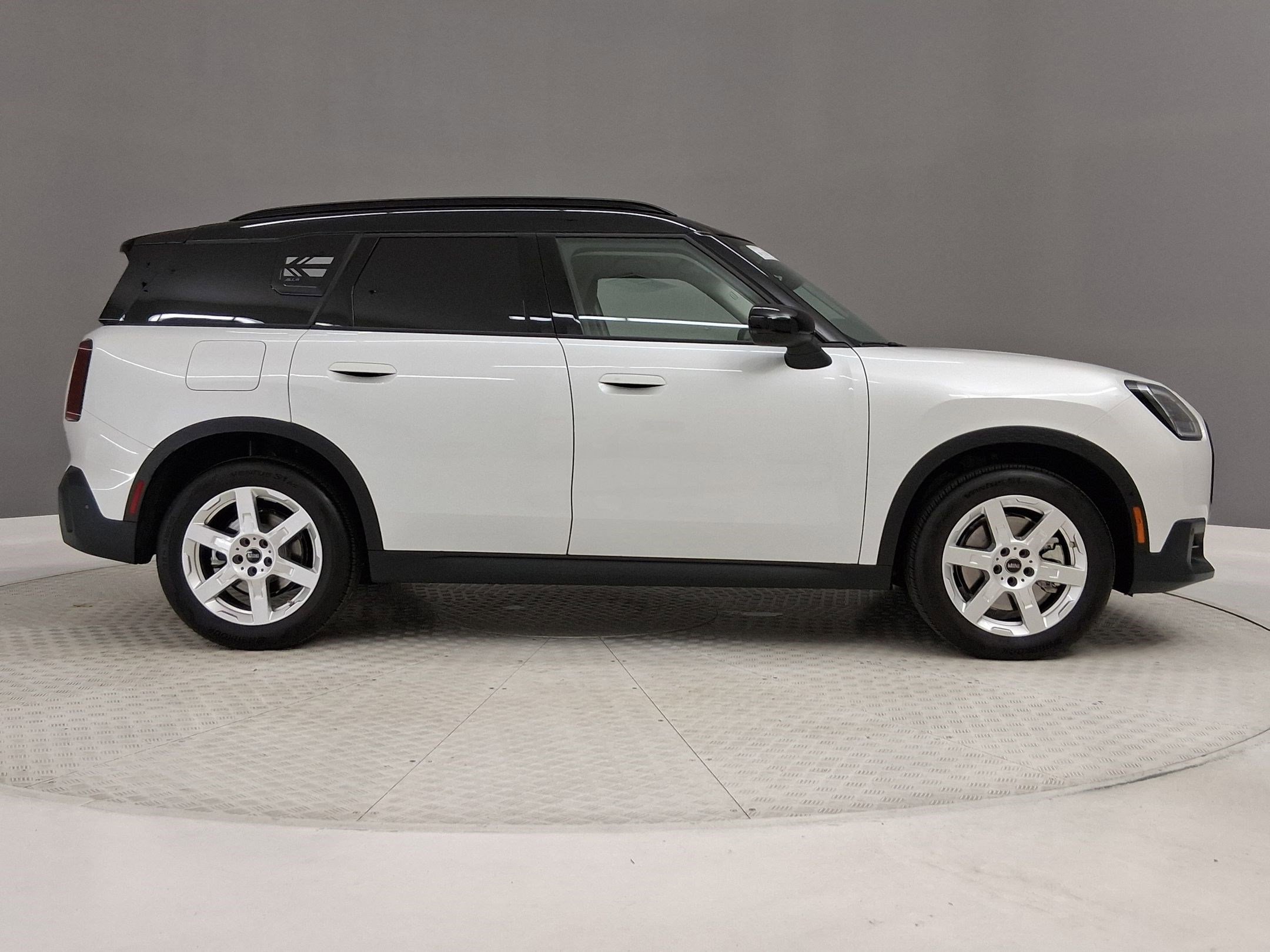 Certified 2025 MINI Cooper Countryman S w/ Comfort Package Max AWD/4WD image 6