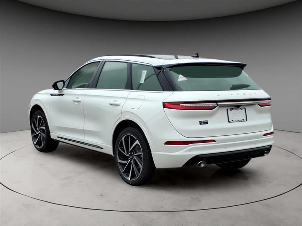 New 2026 Lincoln Corsair Grand Touring AWD/4WD image 3