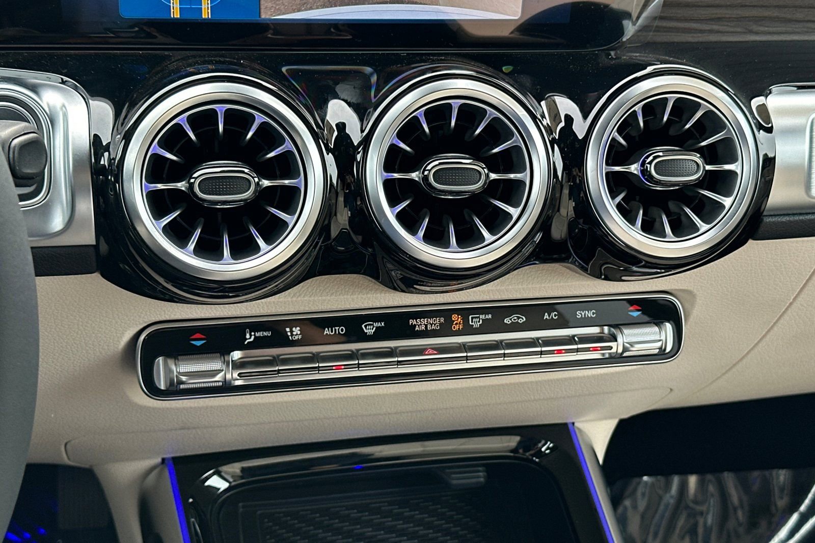 New 2026 Mercedes-Benz GLB 250 image 17