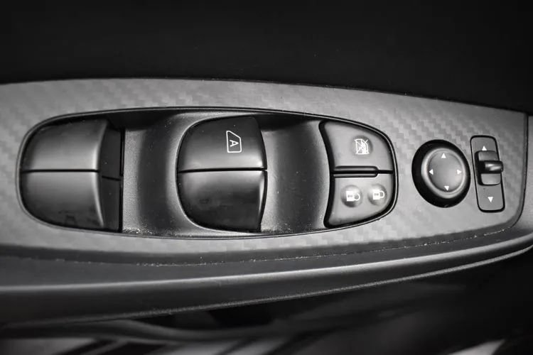 Used 2025 Nissan Sentra SV FWD image 20