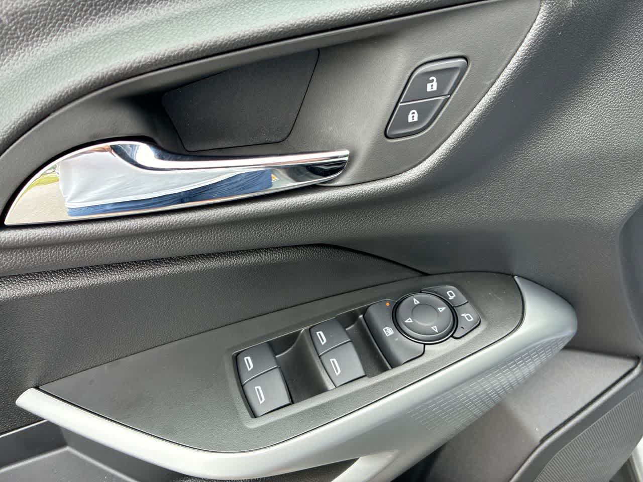 New 2026 Chevrolet Trax LS w/ LS Convenience Package FWD image 20