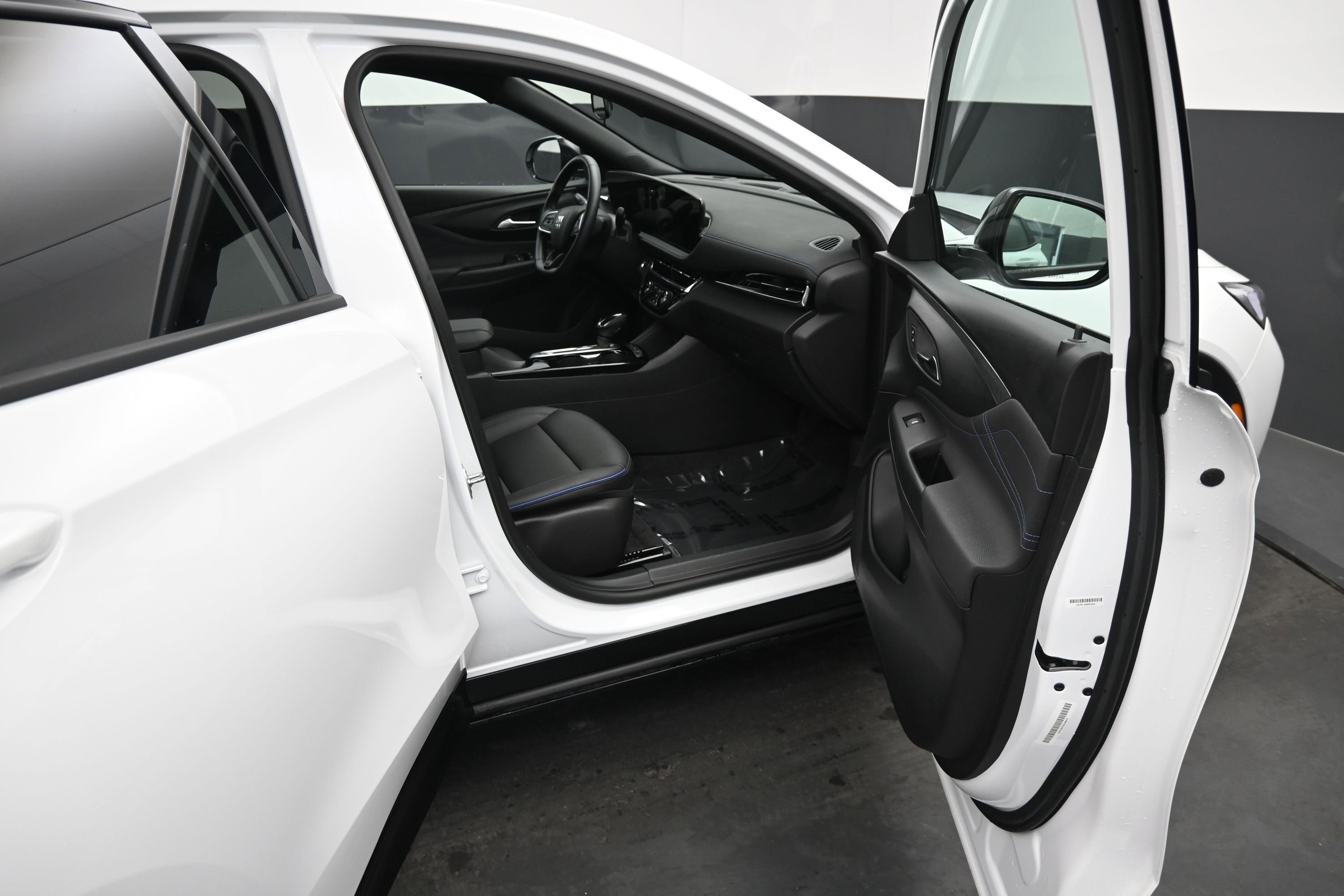 Used 2025 Buick Envista Sport Touring FWD image 13