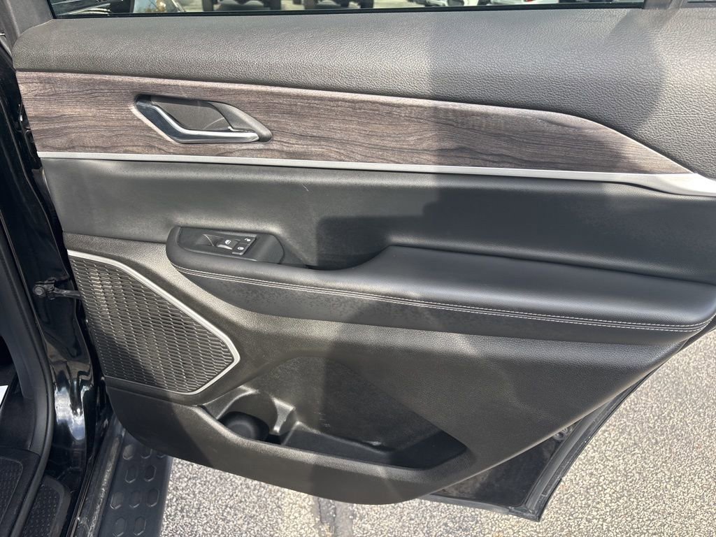 Used 2022 Jeep Grand Cherokee L Limited image 38
