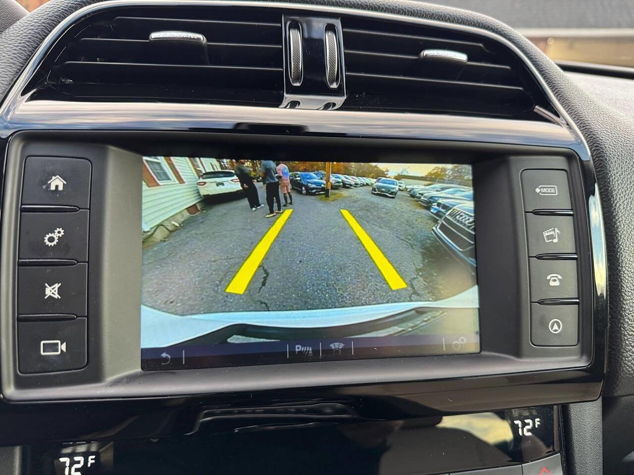 Used 2018 Jaguar F-PACE Premium image 23