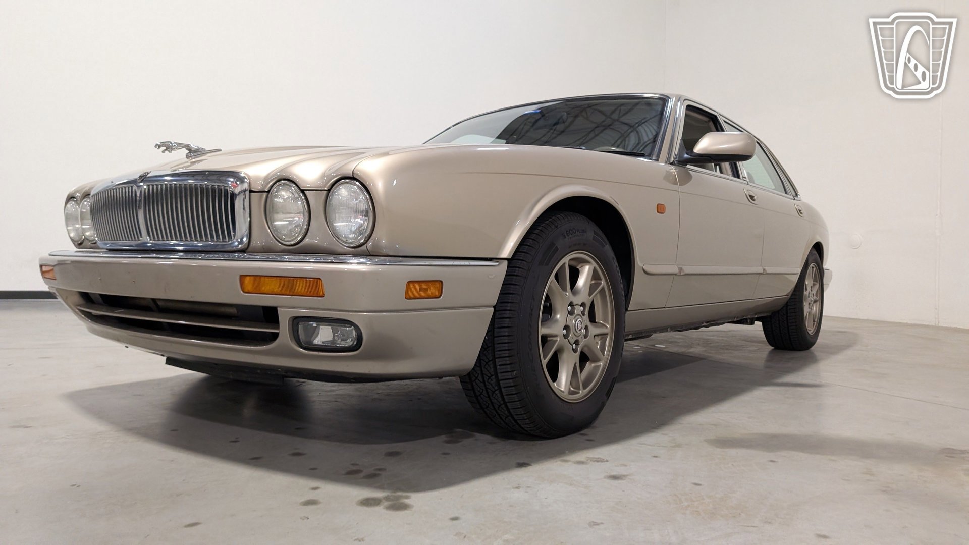 Used 1996 Jaguar XJ6 RWD image 4