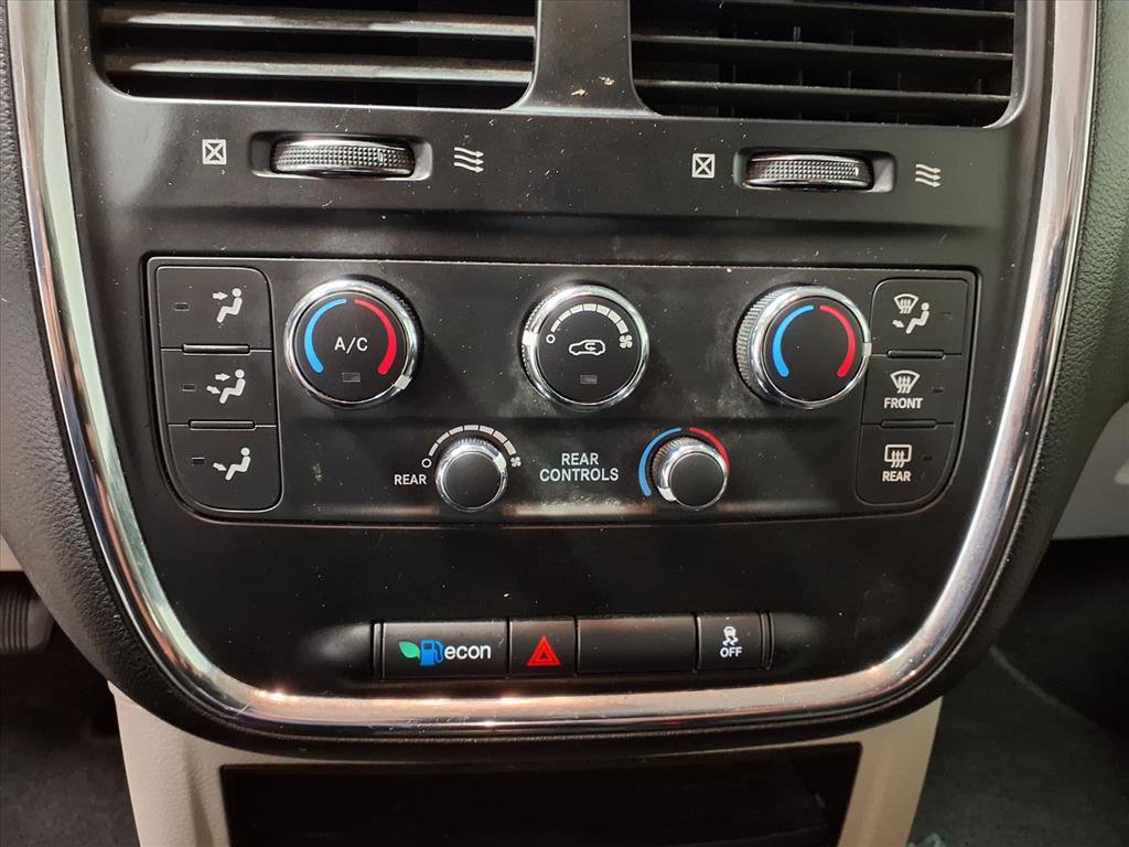Used 2020 Dodge Grand Caravan SE w/ UConnect Hands-Free Group image 14