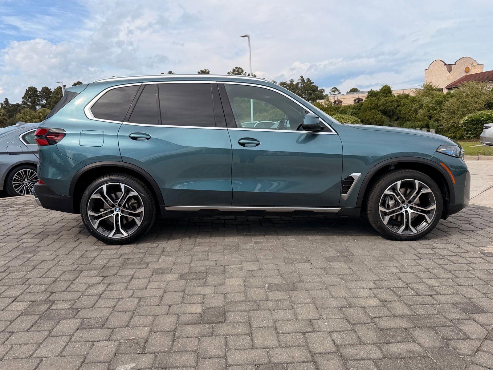 Certified 2024 BMW X5 sDrive40i w/ Premium Package RWD image 8