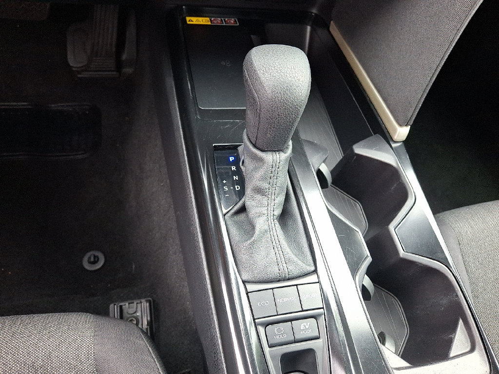 Used 2025 Toyota Camry LE FWD image 16