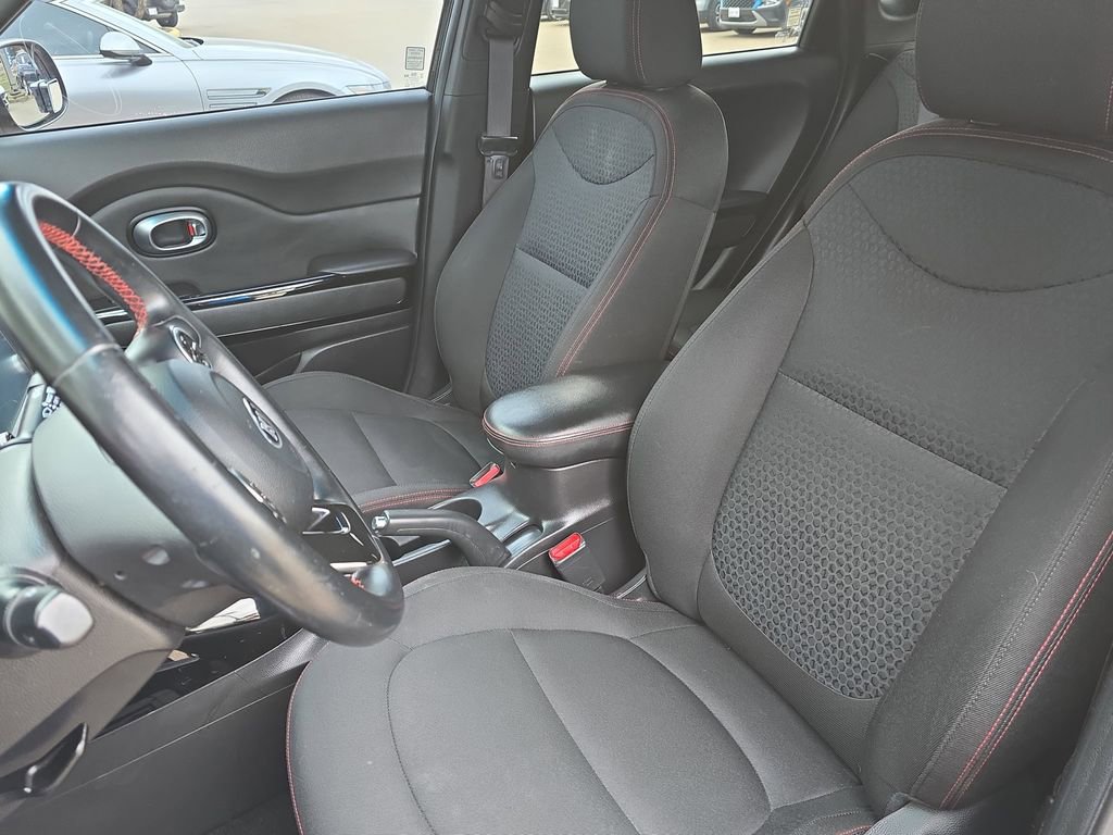 Used 2016 Kia Soul + w/ Tarmac Special Edition image 14