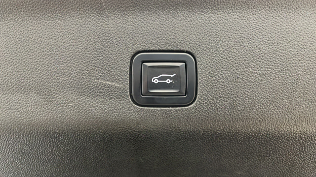 Used 2021 GMC Yukon XL Denali AWD/4WD image 29
