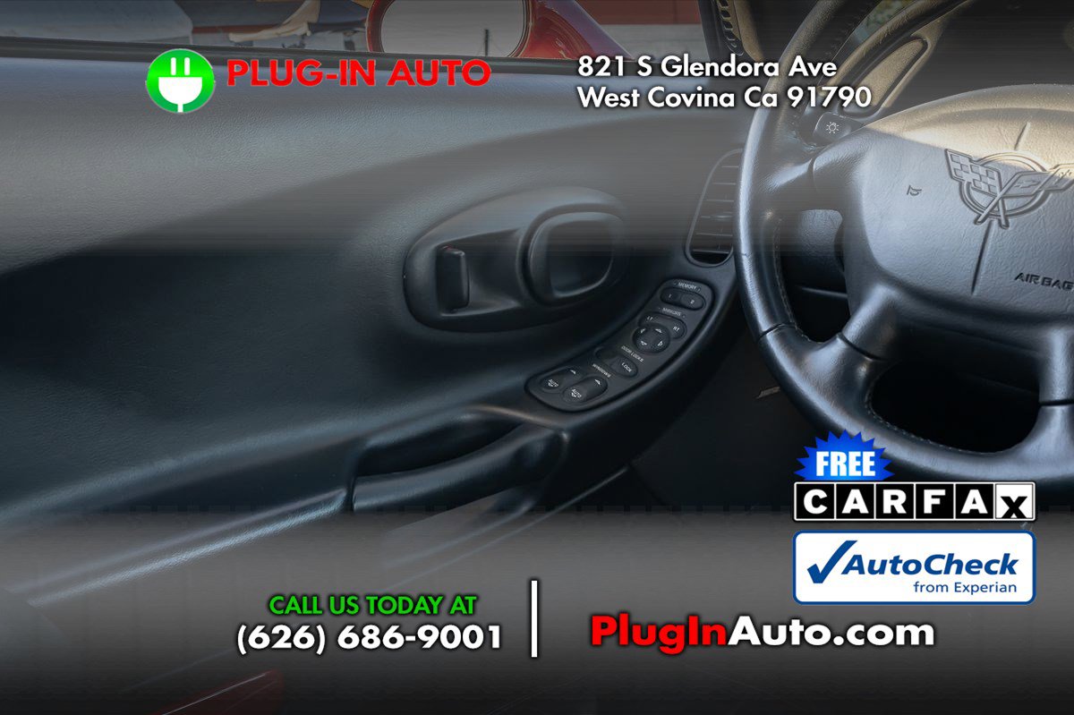 Used 2000 Chevrolet Corvette Coupe w/ Roof Pkg image 10