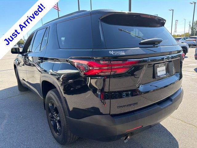 Used 2023 Chevrolet Traverse LS w/ Midnight/Sport Edition FWD image 5