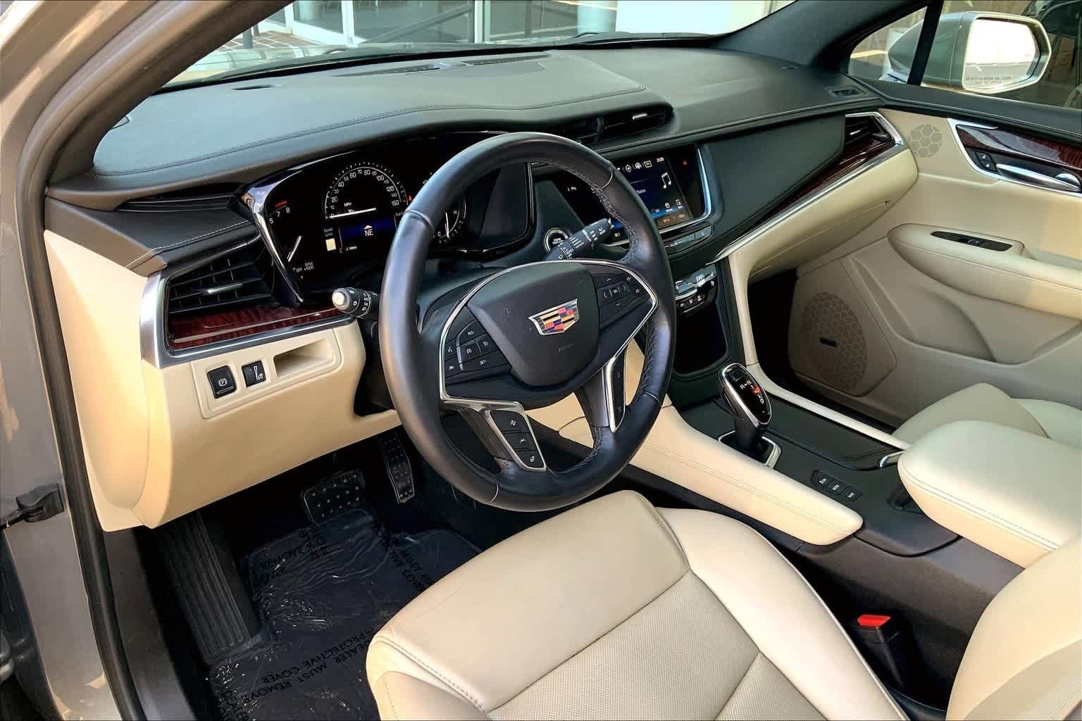 Used 2018 Cadillac XT5 Premium Luxury AWD/4WD image 19