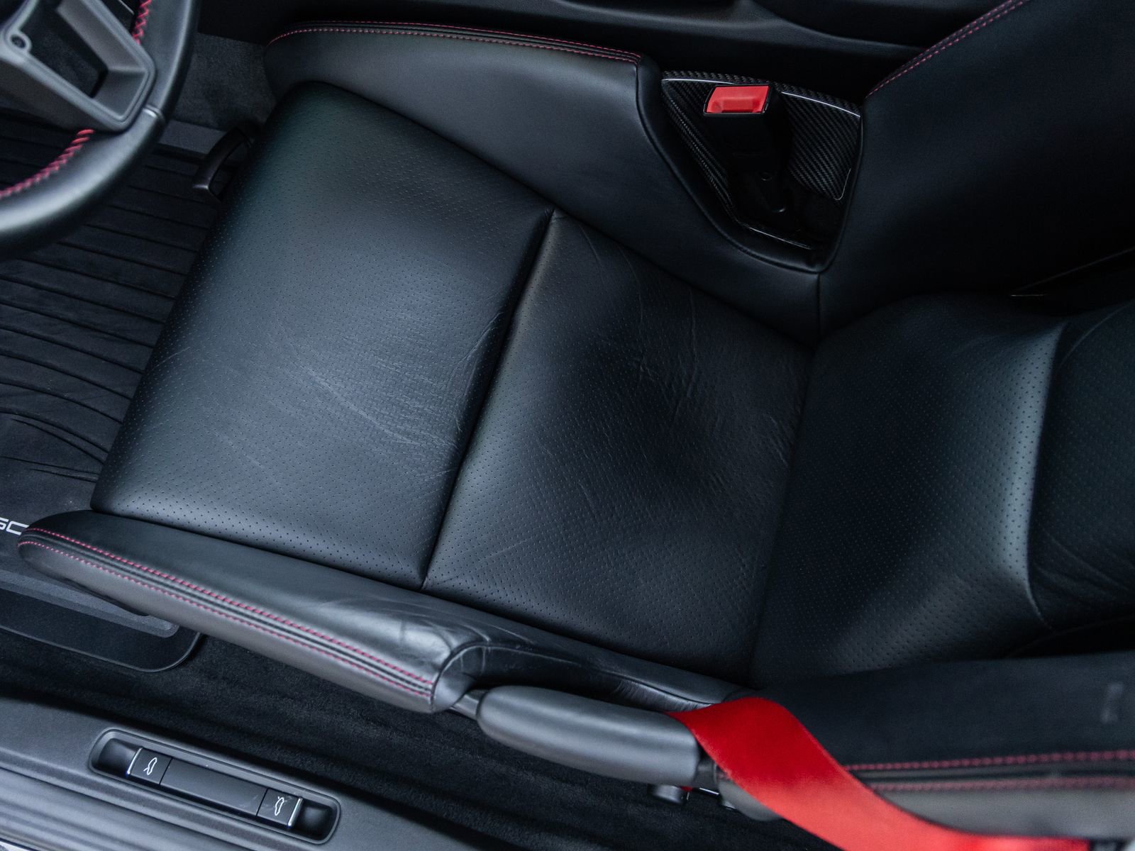 Used 2019 Porsche 911 Speedster image 37