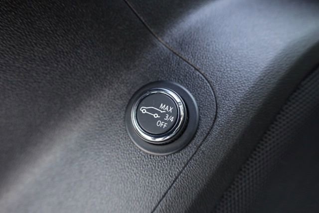 Used 2020 GMC Acadia SLT w/ Driver Alert Package II image 22