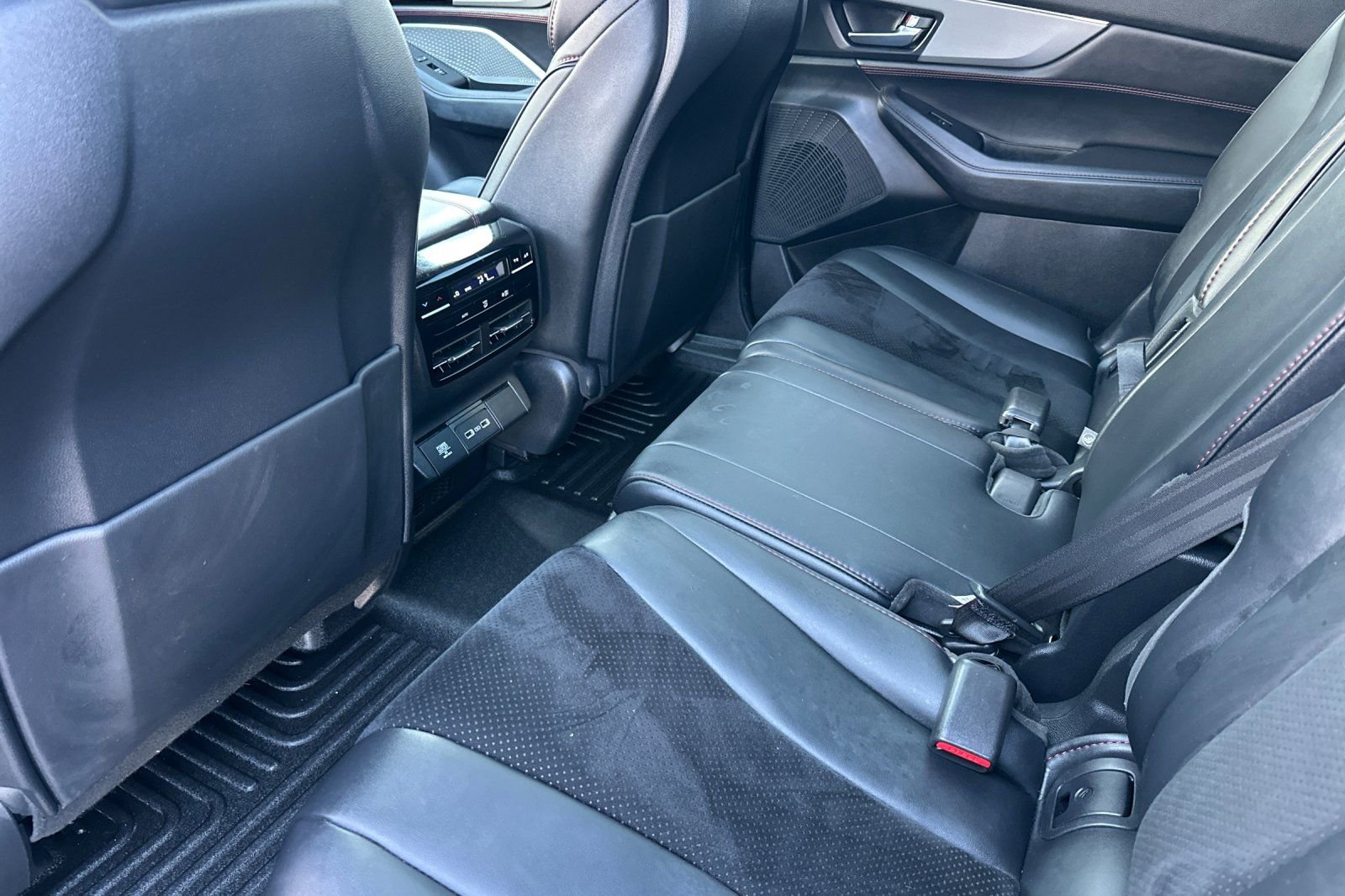 Used 2024 Acura MDX A-Spec image 9