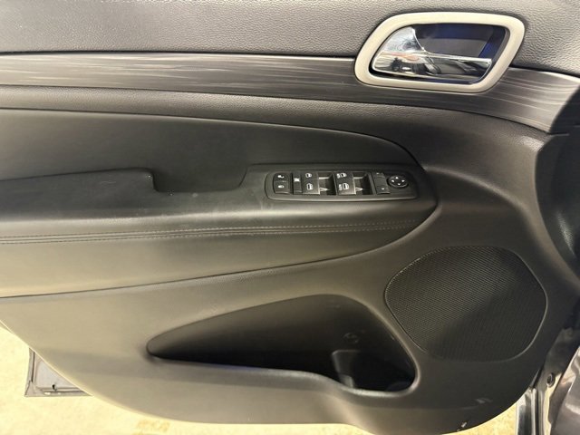 Used 2020 Jeep Grand Cherokee Laredo w/ Quick Order Package 2BN North image 7