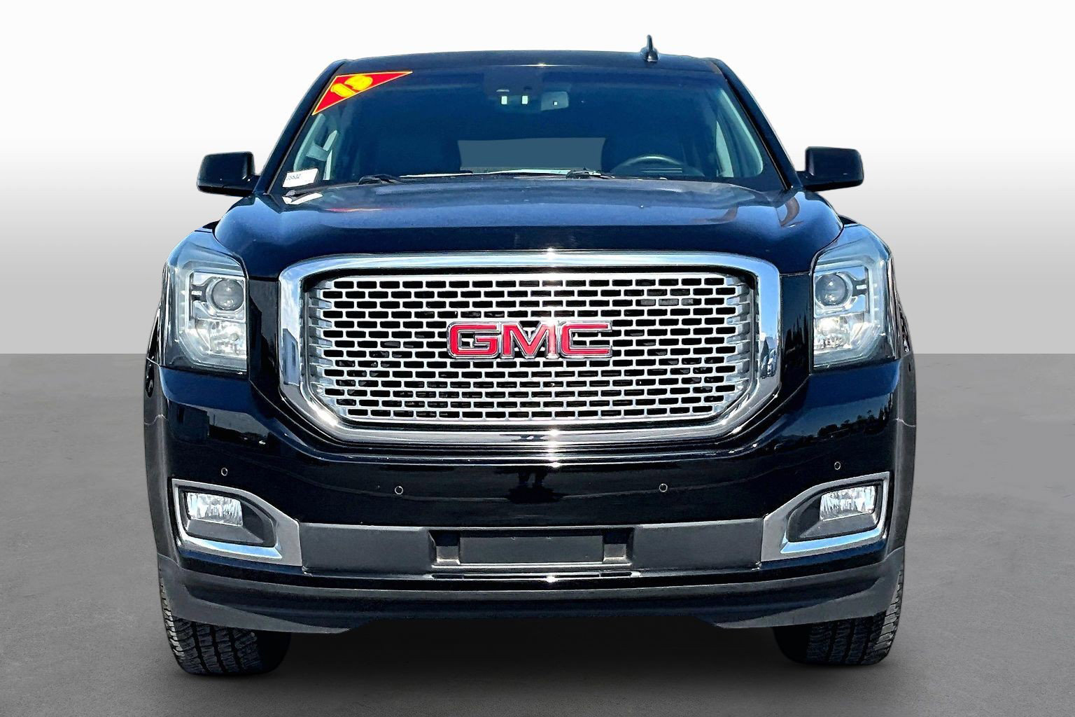 Used 2015 GMC Yukon Denali w/ Premium Package AWD/4WD image 3
